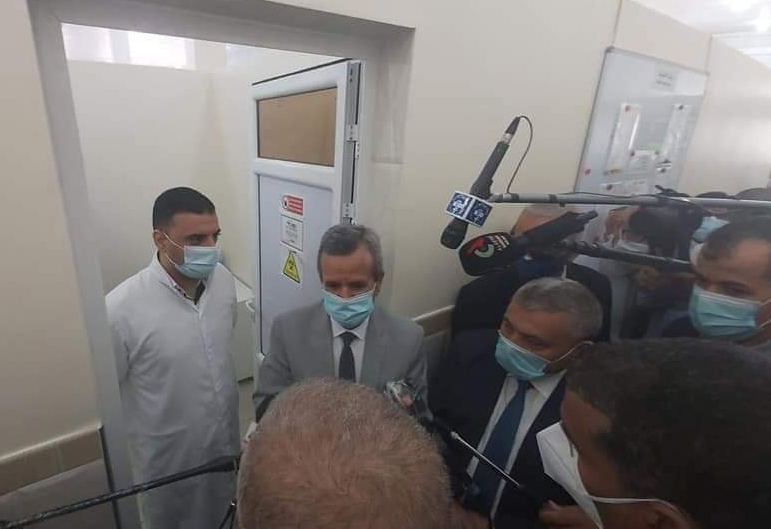 وزير الصحة يتعهد بمكافأة المخابر الخاصة