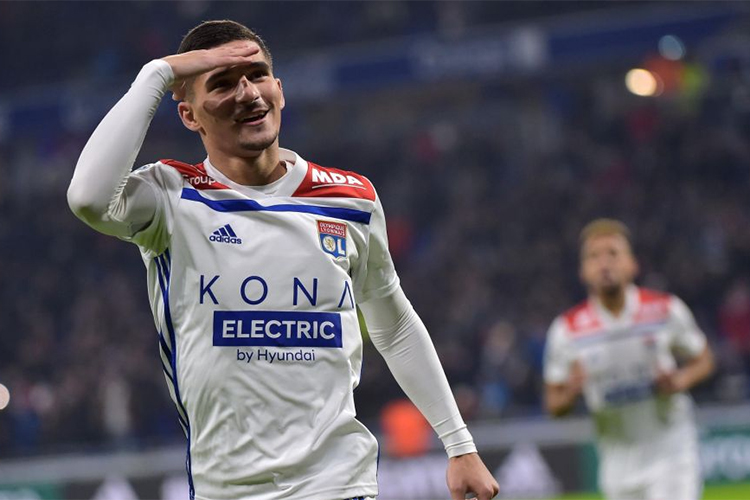 حسام عوار يحسم أمره