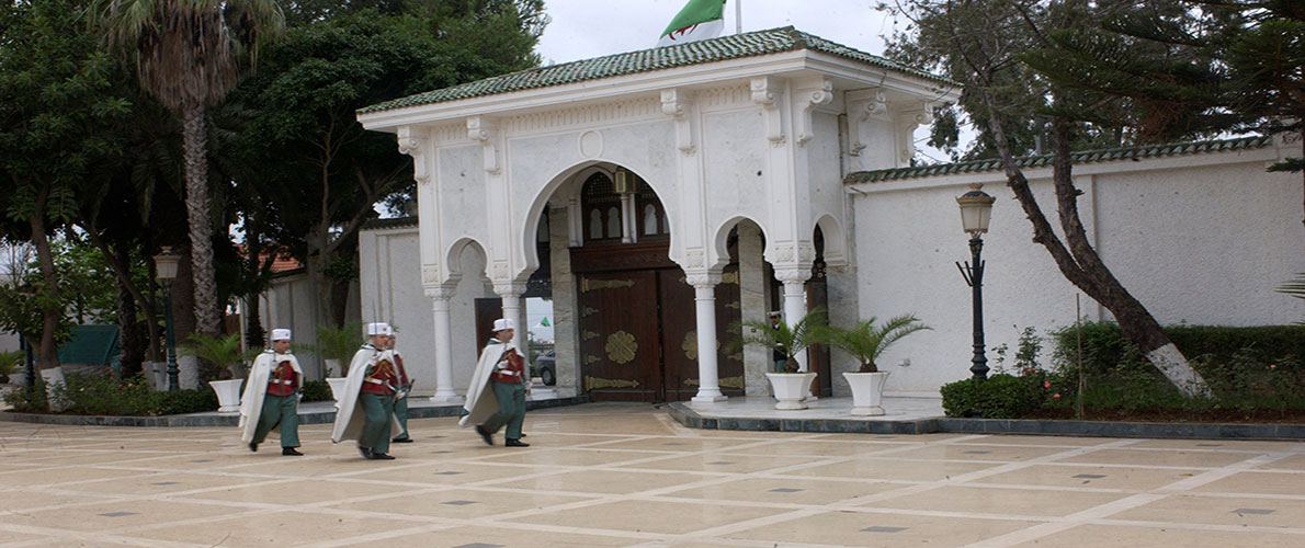 الرئيس تبون يتسلم أوراق اعتماد سفراء جدد