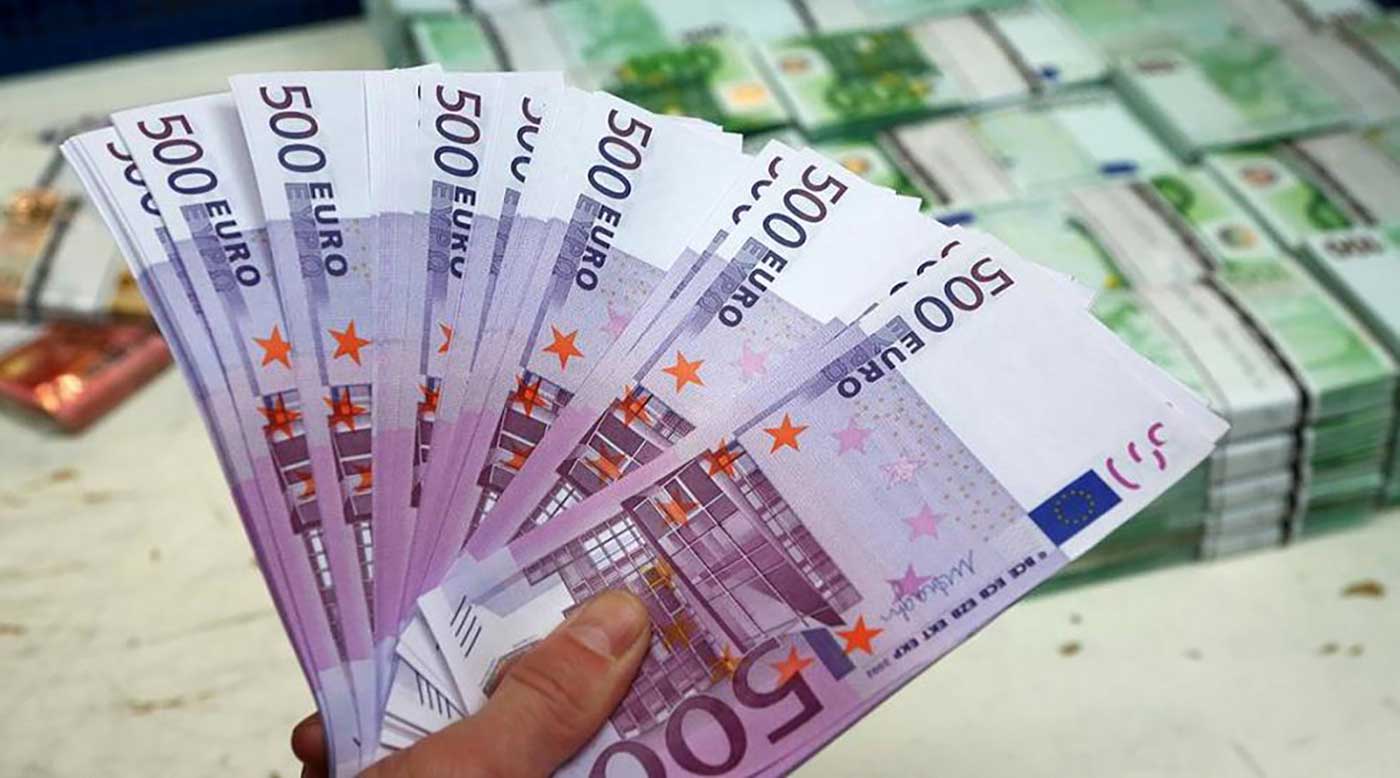 تراجع الأورو من أعلى مستوياته