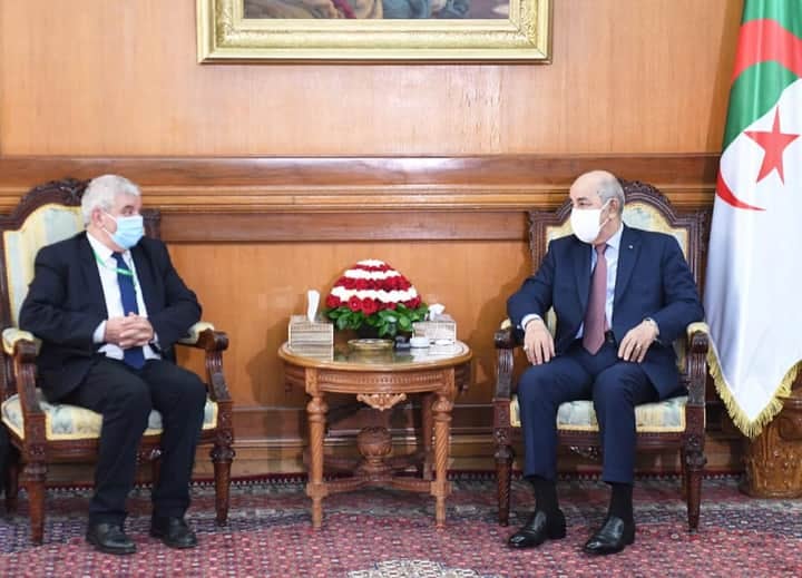 نحو 2500 اقتراح لمسودة الدستور