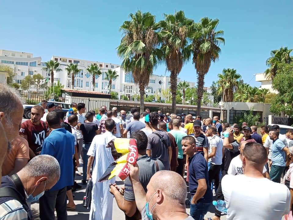 منكوبو الخربة يجددون احتجاجاتهم