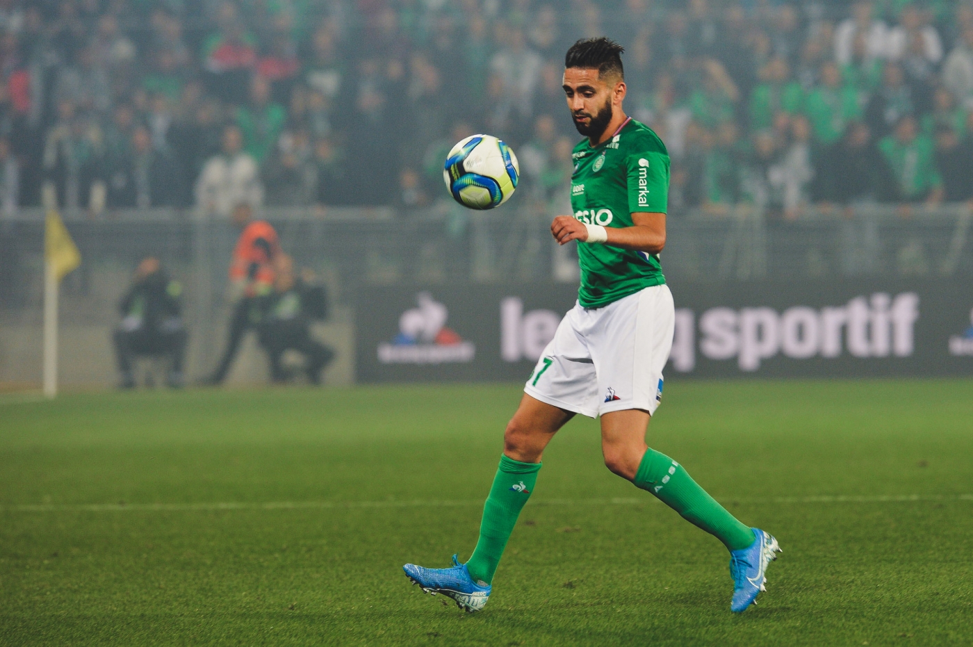 رياض بودبوز يقترب من الدوري القطري