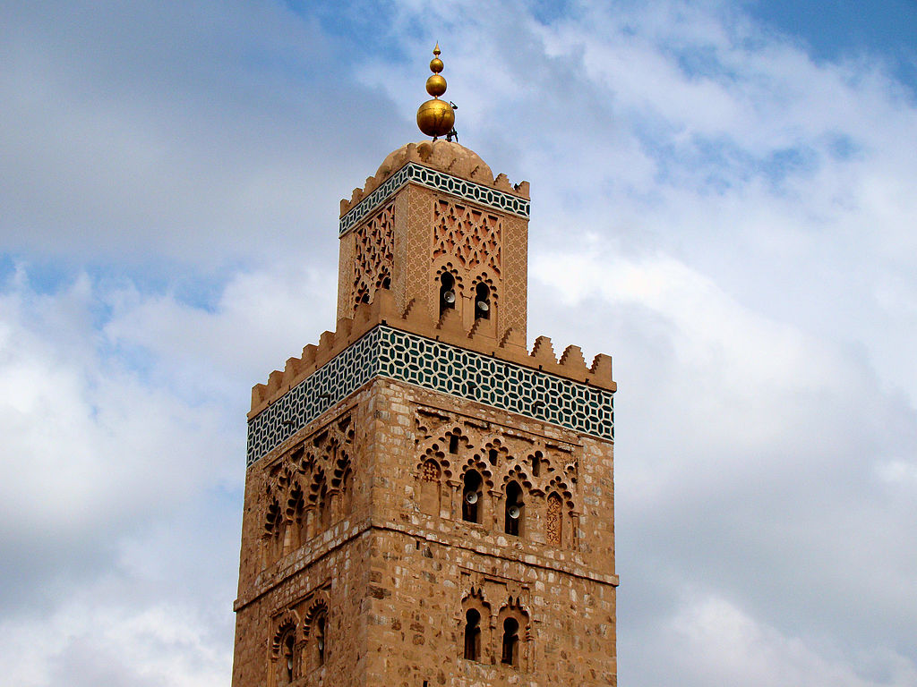 المغاربة يؤدون اليوم صلاة الجمعة
