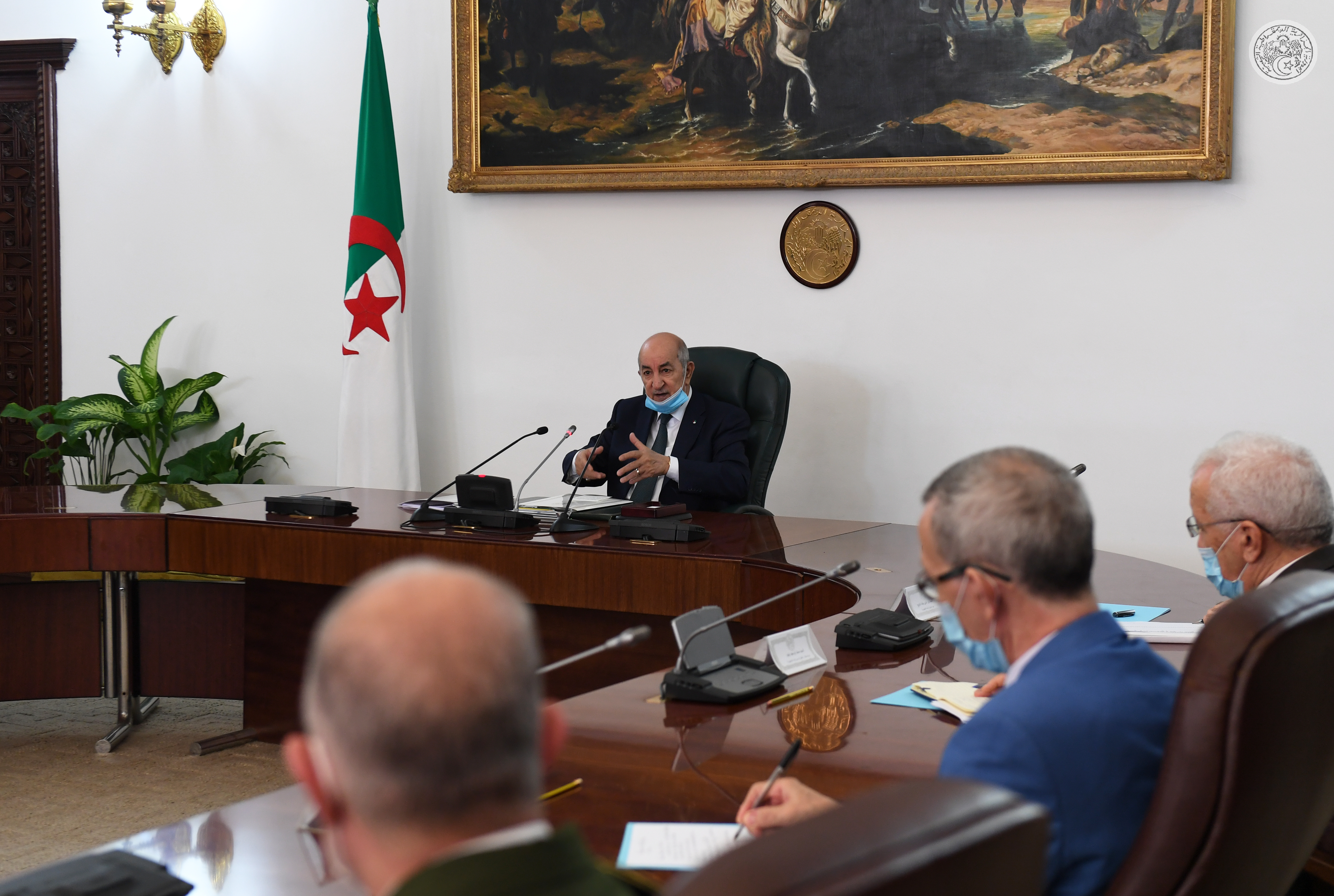 نحو فرض الكمامات وتعزيز الحجر في العيد