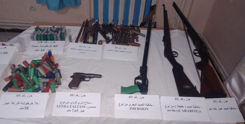 سكيكدة: توقيف شخص بحوزته أسلحة نارية 