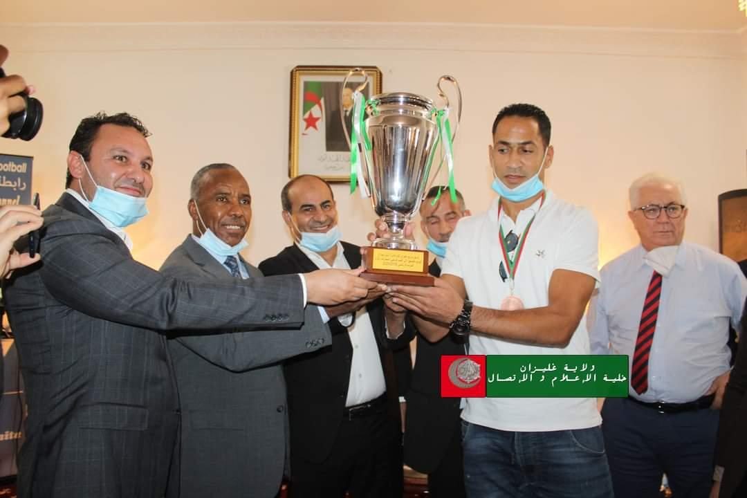 الرابطة تكرم سريع غليزان