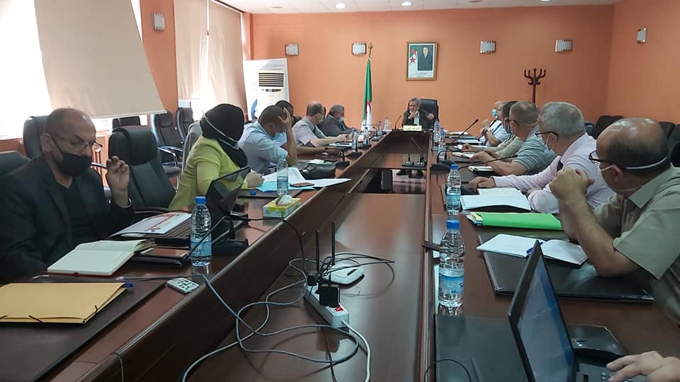 وزير الصحة يجتمع بمدراء مستشفيات العاصمة