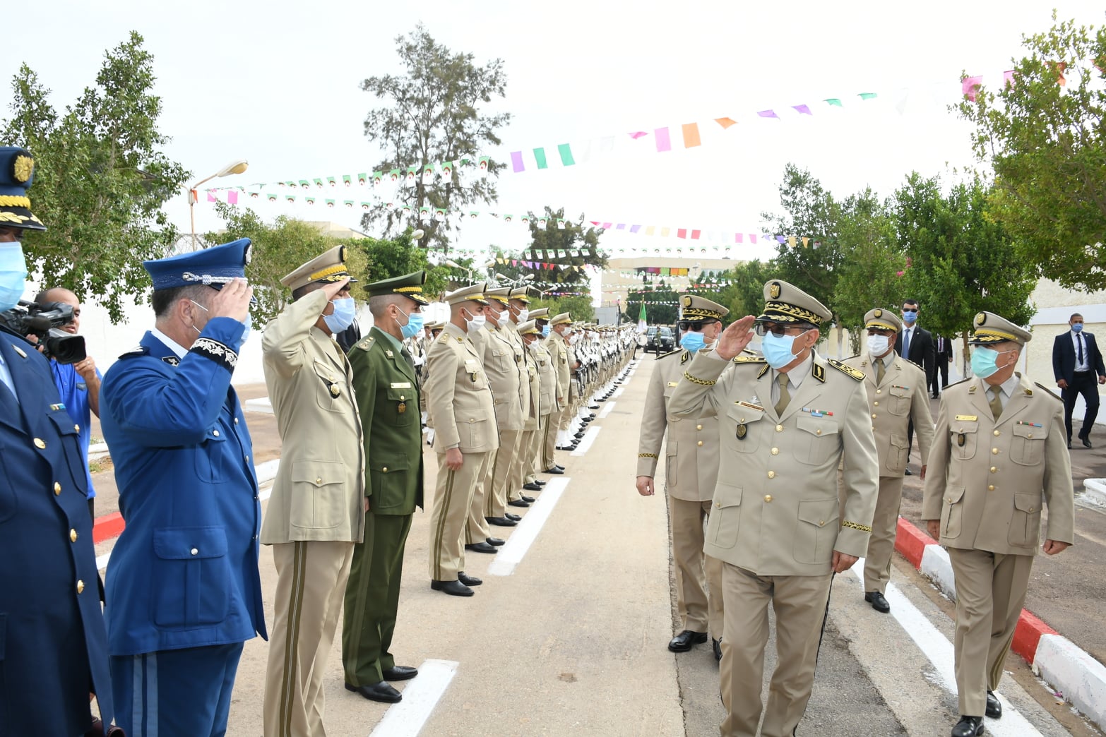 تنصيب العقيد بن عباس قائدا للمدرسة التطبيقية للاستطلاع بالشلف