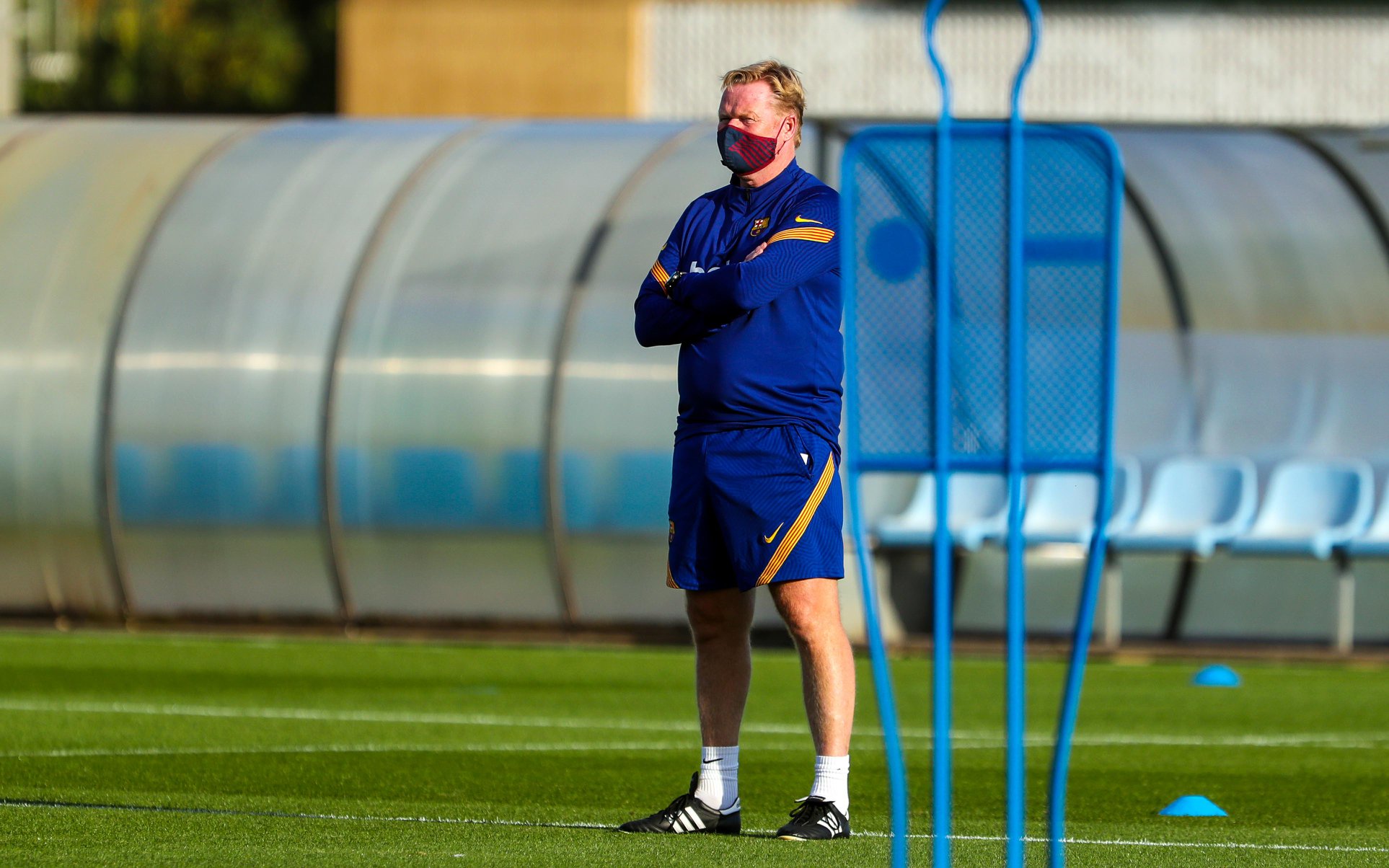 كومان يرد على كيكي سيتين