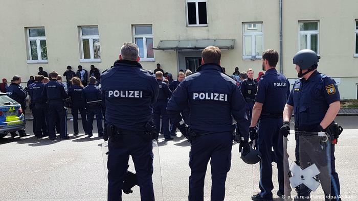 ألمانيا: التحقيق مع 6 شرطيين بعد وفاة شخص