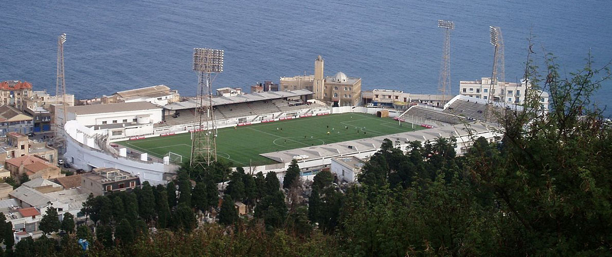 أشغال لترميم ملعب 