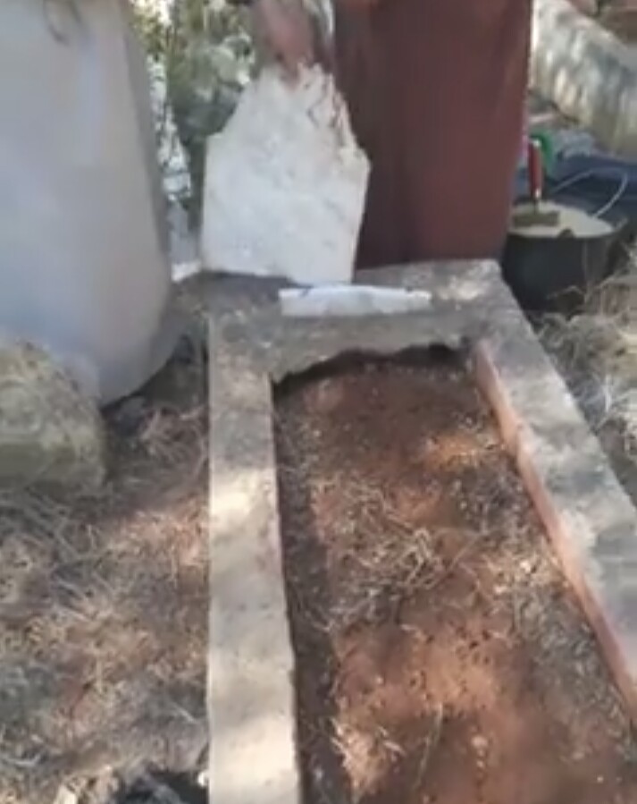 تيبازة : مجهولون يحطمون القبور بمقبرة القليعة