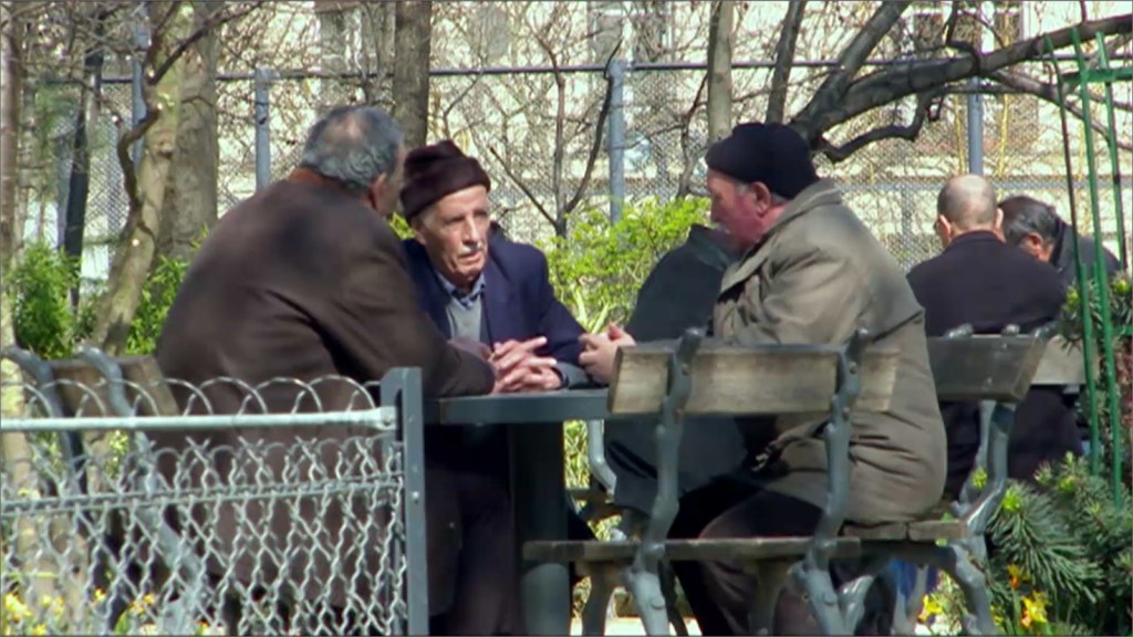 تمديد سن التقاعد إلى 65 سنة