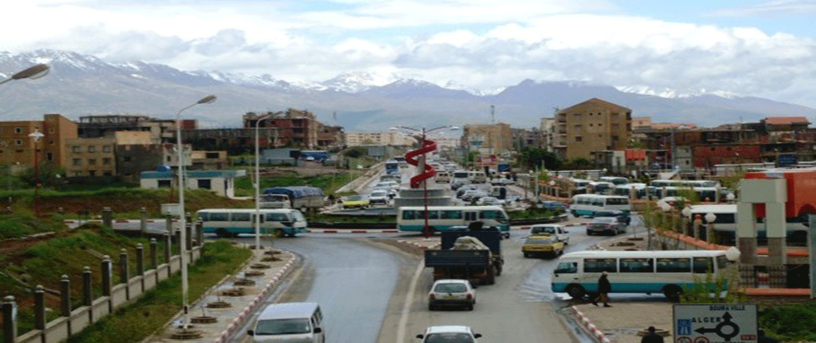 البويرة: إنقاذ عاملين من تحت الردوم