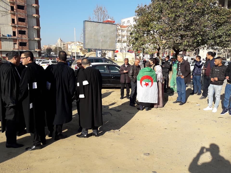 البويرة: أصحاب الجبة السوداء يستجيبون للإضراب