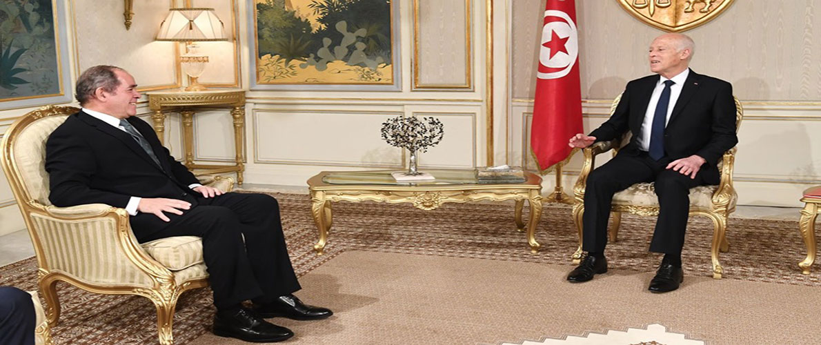 الرئيس التونسي يستقبل الوزير بوقادوم