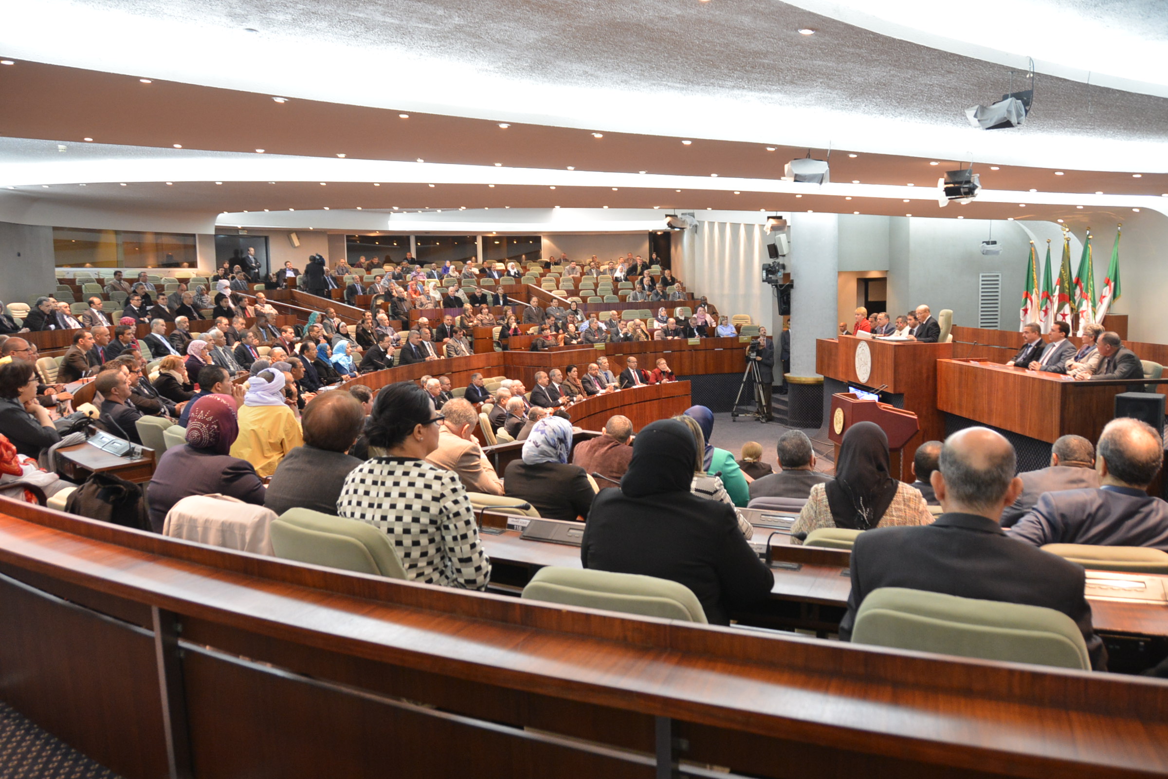 رفع الحصانة: اللجنة المختصة للبرلمان تستمع غدا للنائبين