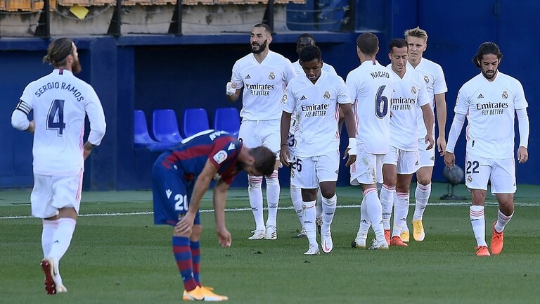 ريال يتربع على الصدارة بهدف الـ250 لبن زيمة