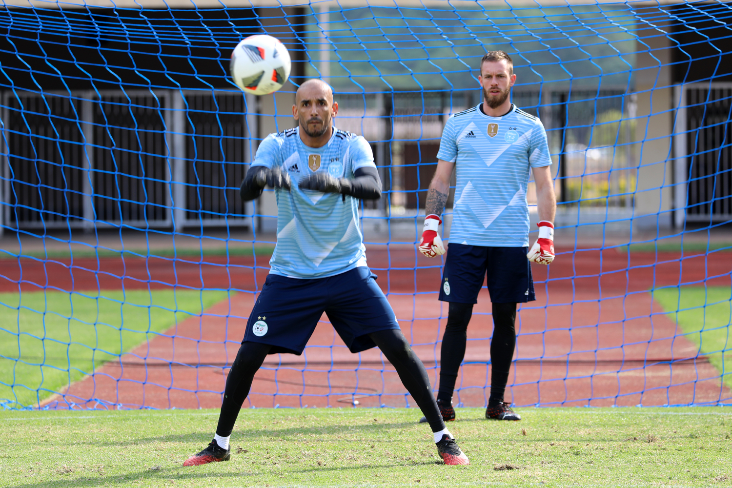 الفاف تطلق أول مدرسة لتكوين حراس المرمـى