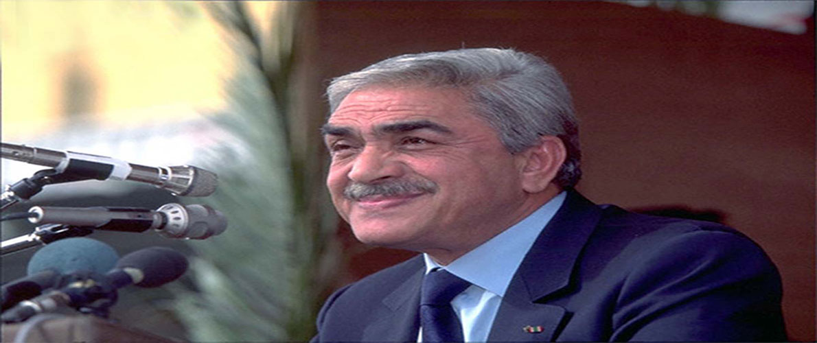 باتنة : جراد يزور الرئيس زروال بمنزله