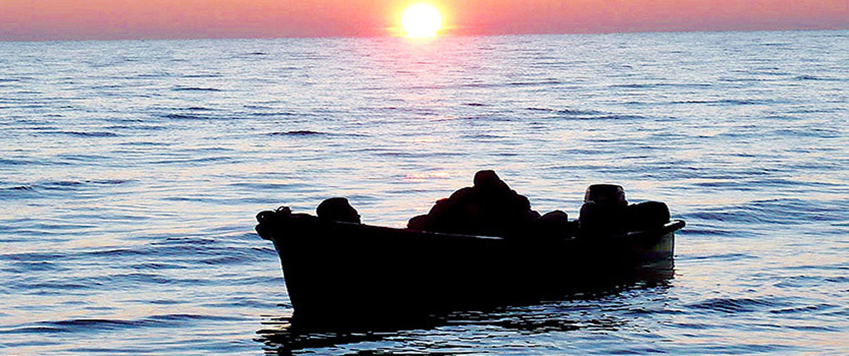 توقيف ثلاثة مهربين للحراڨة بالقالة 