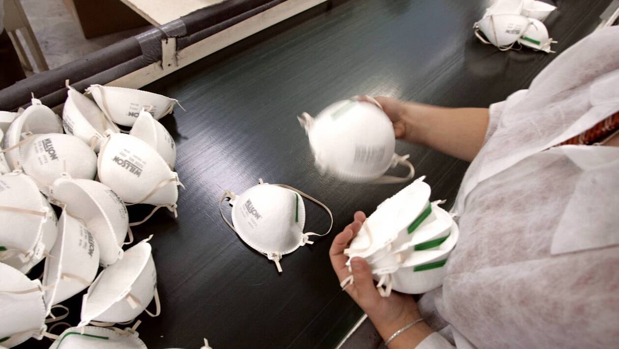 تيارت: توزيع 25 ألف كمامة واقية على التجار 