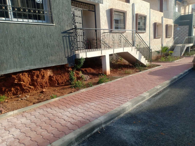 العاصمة: مكتتبو 