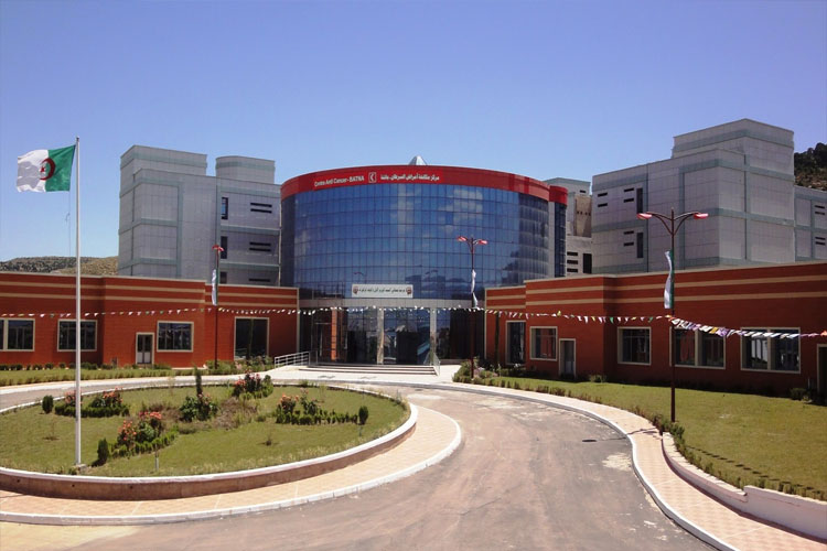 باتنة: مخبر مركز مكافحة السرطان يجري تحاليل كورونا