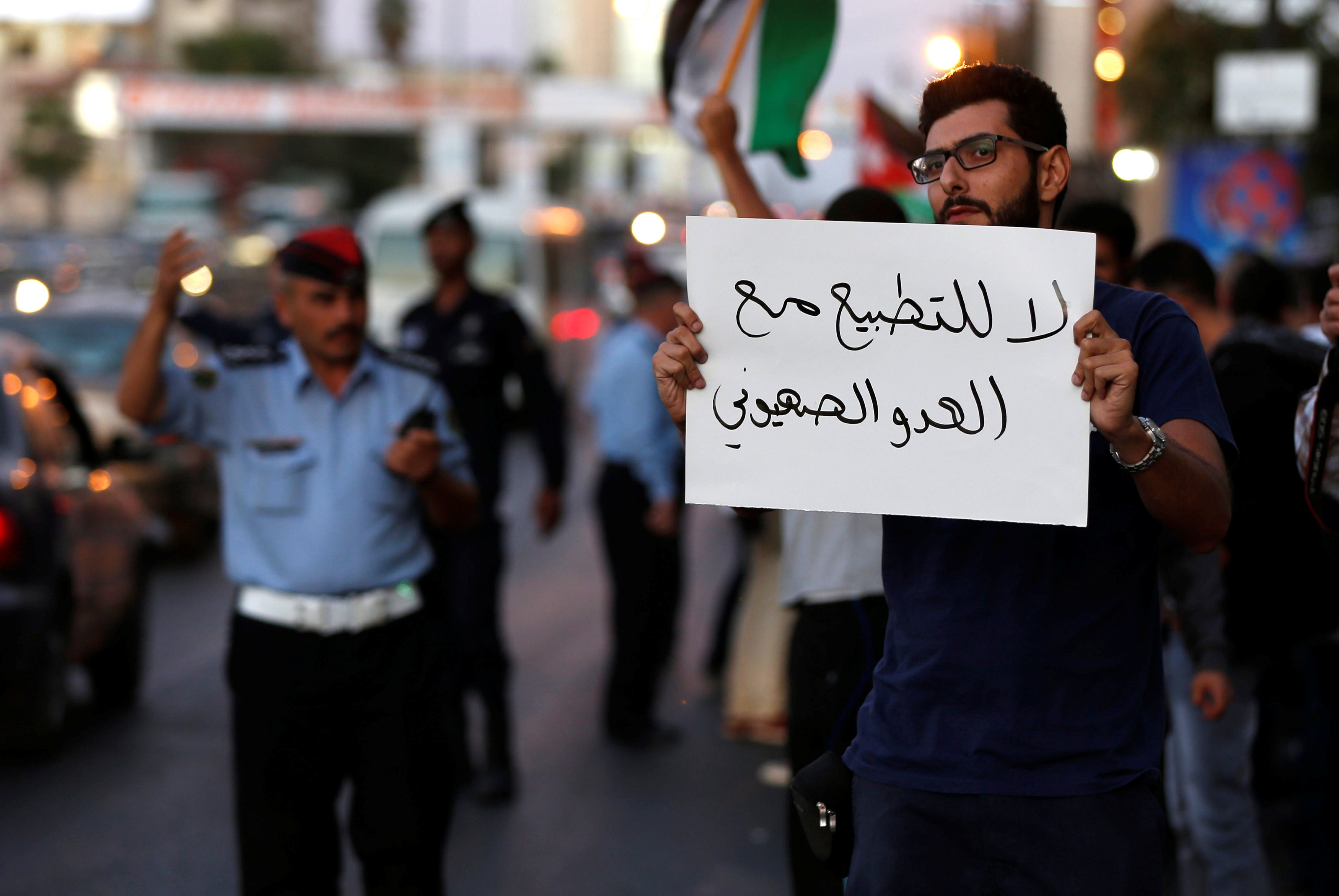 الكويت تحسم موقفها من التطبيع وترد على ترامب