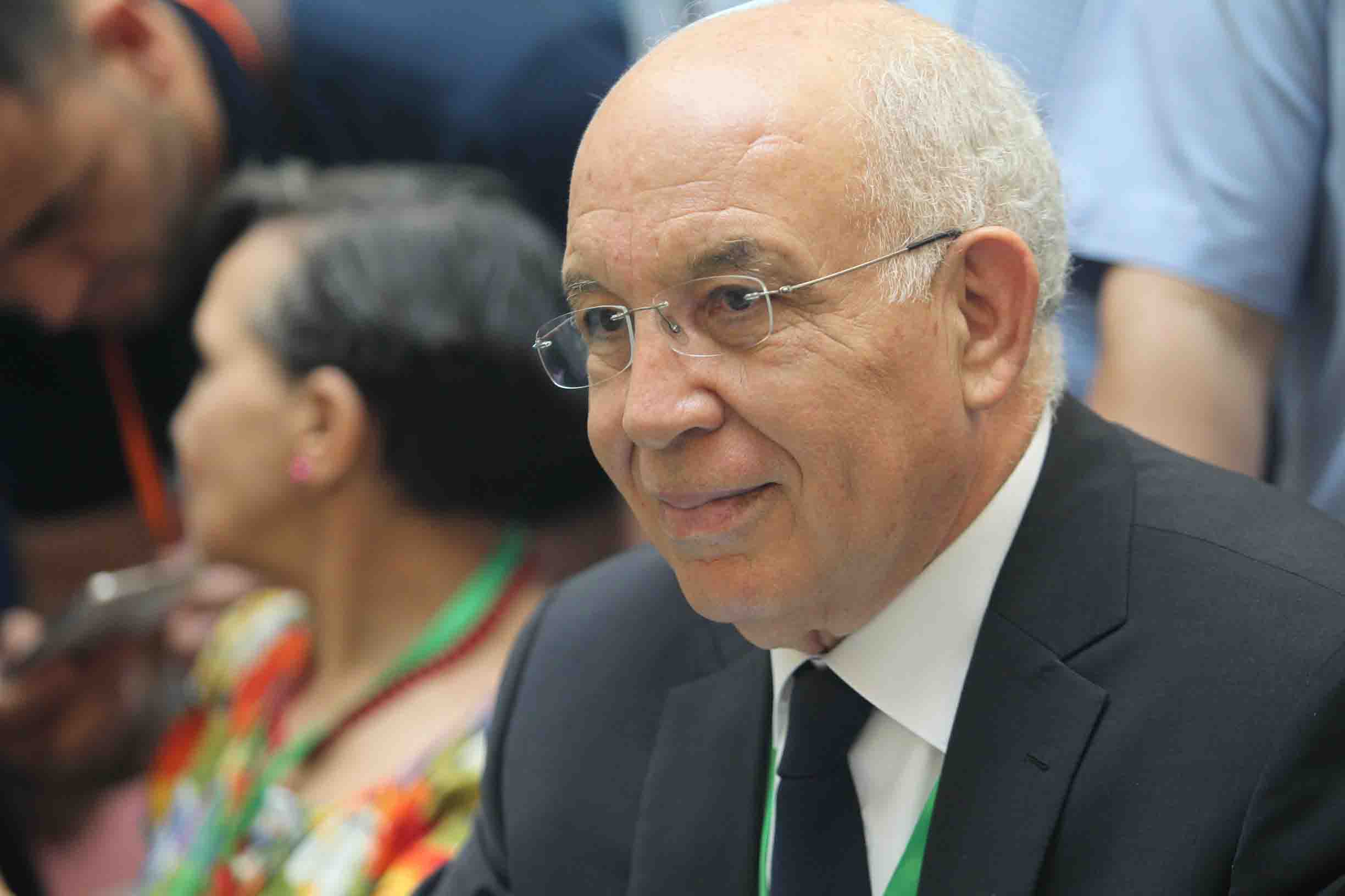 رحابي يتبرع بشهر من راتبه